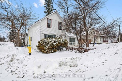 Photo 1 at 294 Moffatt Street, Carleton Place