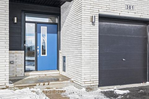 Photo 3 at 381 Cope Drive, Emerald Meadows/Trailwest, Kanata