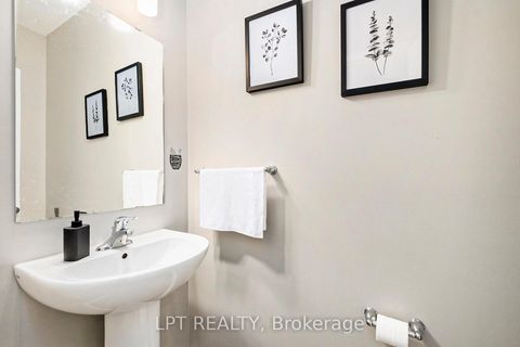 Photo 14 at 381 Cope Drive, Emerald Meadows/Trailwest, Kanata