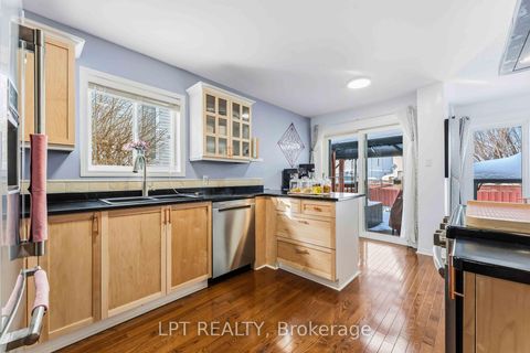 Photo 8 at 1549 Senateurs Way, Fallingbrook/Pineridge, Orleans