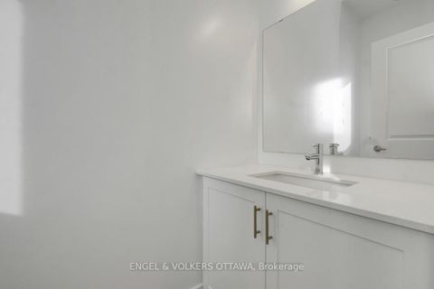 Photo 5 at 584 Arbia Ridge, Emerald Meadows/Trailwest, Kanata