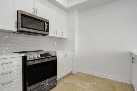 Photo 8 at 584 Arbia Ridge, Emerald Meadows/Trailwest, Kanata