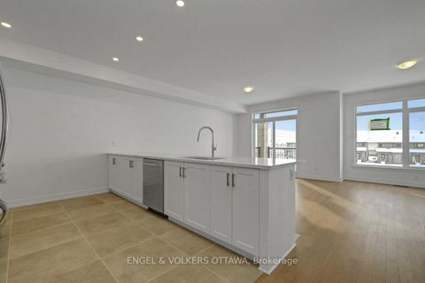 Photo 9 at 584 Arbia Ridge, Emerald Meadows/Trailwest, Kanata