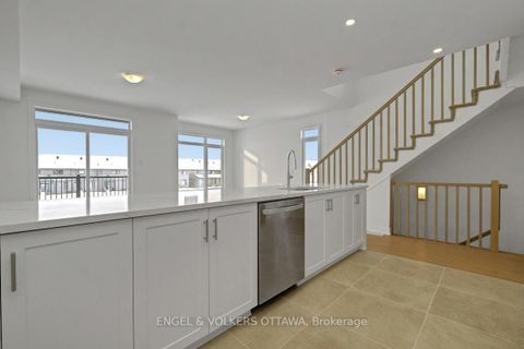 Photo 10 at 584 Arbia Ridge, Emerald Meadows/Trailwest, Kanata