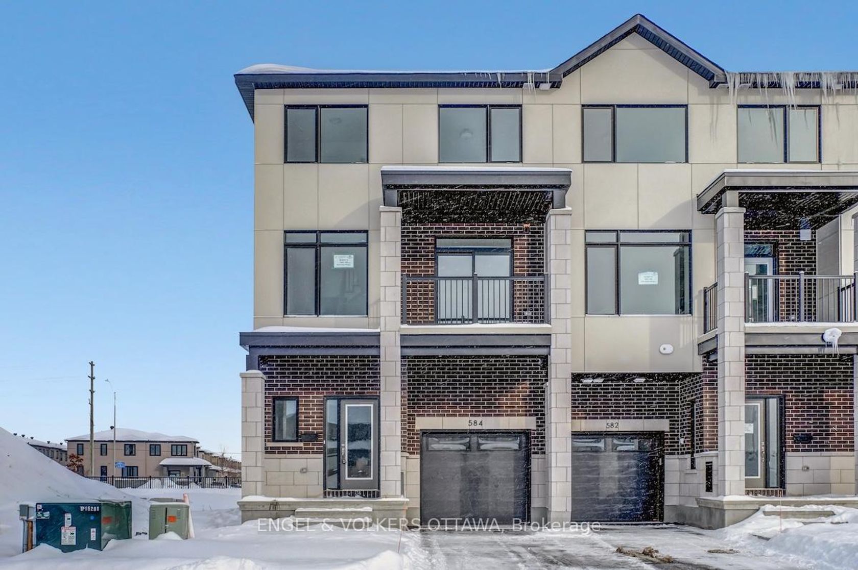 584 Arbia Ridge, Emerald Meadows/Trailwest, Kanata 2