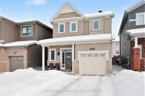Photo 3 at 633 Geranium Walk, Stittsville (North), Stittsville