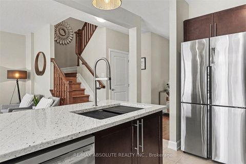 Photo 16 at 633 Geranium Walk, Stittsville (North), Stittsville