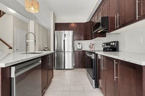 Photo 17 at 633 Geranium Walk, Stittsville (North), Stittsville