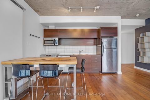 Photo 13 at 2010 - 324 Laurier Avenue W, Ottawa Centre