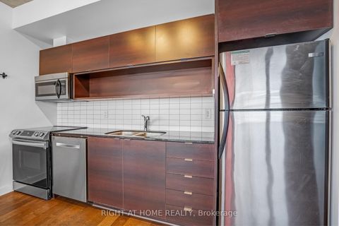 Photo 14 at 2010 - 324 Laurier Avenue W, Ottawa Centre