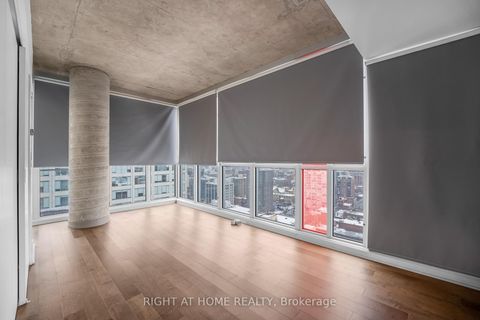 Photo 18 at 2010 - 324 Laurier Avenue W, Ottawa Centre