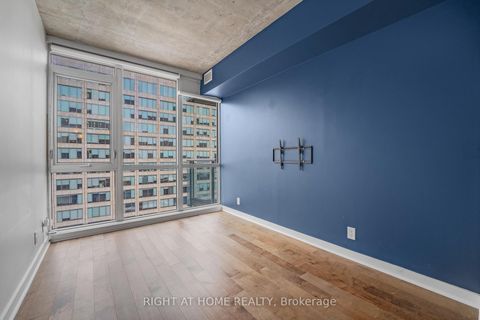 Photo 20 at 2010 - 324 Laurier Avenue W, Ottawa Centre