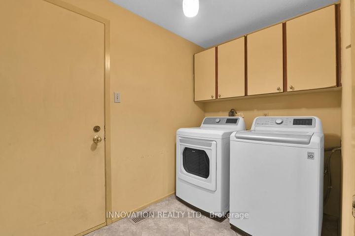 Photo 6 at 152 Burnetts Grove Circle, Nepean (Pheasant Run), Ottawa