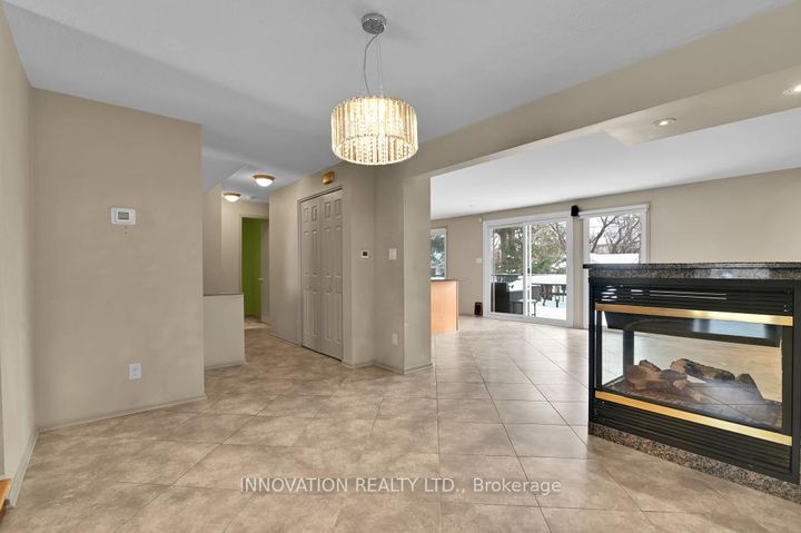 Photo 9 at 152 Burnetts Grove Circle, Nepean (Pheasant Run), Ottawa