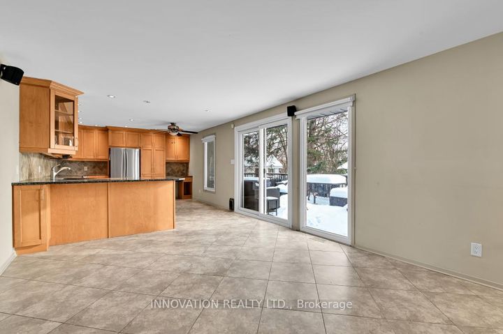Photo 11 at 152 Burnetts Grove Circle, Nepean (Pheasant Run), Ottawa