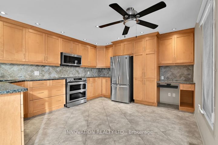 Photo 13 at 152 Burnetts Grove Circle, Nepean (Pheasant Run), Ottawa