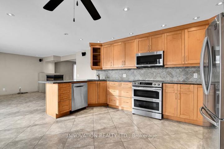 Photo 15 at 152 Burnetts Grove Circle, Nepean (Pheasant Run), Ottawa