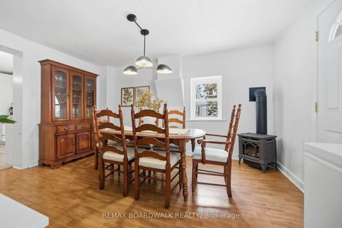 Photo 8 at 32 Cockburn Street, Perth