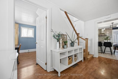 Photo 10 at 32 Cockburn Street, Perth