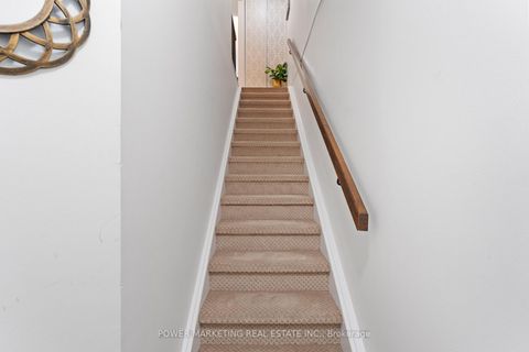 Photo 4 at B - 6702 Jeanne D'arc Boulevard N, Convent Glen North, Orleans