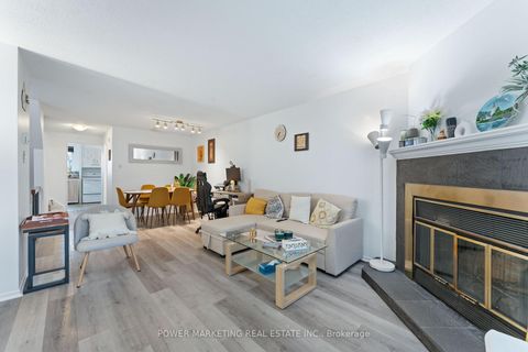 Photo 9 at B - 6702 Jeanne D'arc Boulevard N, Convent Glen North, Orleans