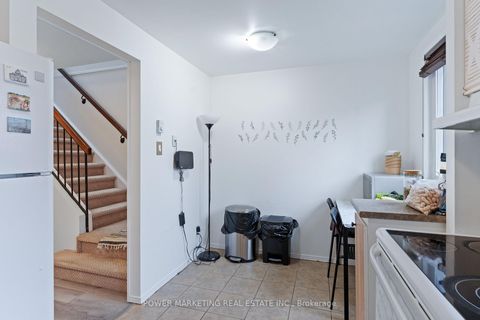 Photo 12 at B - 6702 Jeanne D'arc Boulevard N, Convent Glen North, Orleans