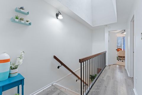 Photo 16 at B - 6702 Jeanne D'arc Boulevard N, Convent Glen North, Orleans