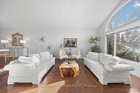 Photo 2 at 1367 Talcy Crescent, Fallingbrook/Ridgemount, Orleans