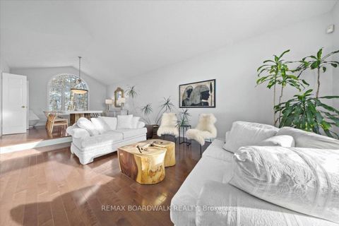 Photo 4 at 1367 Talcy Crescent, Fallingbrook/Ridgemount, Orleans