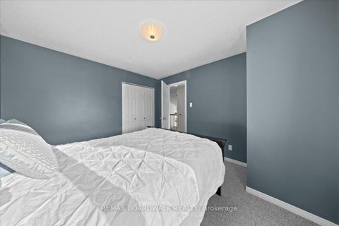 Photo 33 at 1367 Talcy Crescent, Fallingbrook/Ridgemount, Orleans