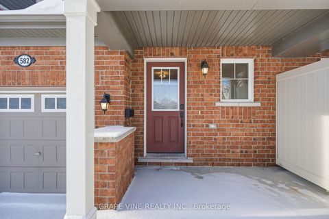 Photo 1 at 582 Meadowcreek Circle, Emerald Meadows/Trailwest, Kanata