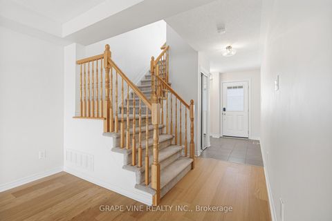 Photo 2 at 582 Meadowcreek Circle, Emerald Meadows/Trailwest, Kanata