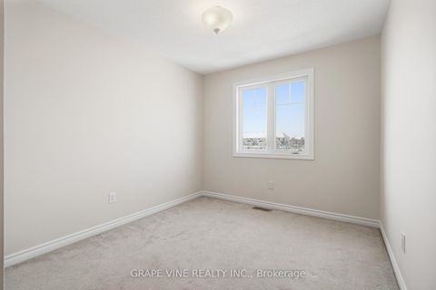 Photo 18 at 582 Meadowcreek Circle, Emerald Meadows/Trailwest, Kanata