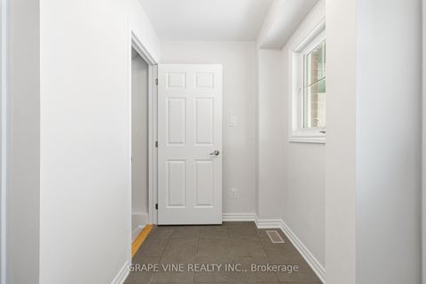 Photo 25 at 582 Meadowcreek Circle, Emerald Meadows/Trailwest, Kanata