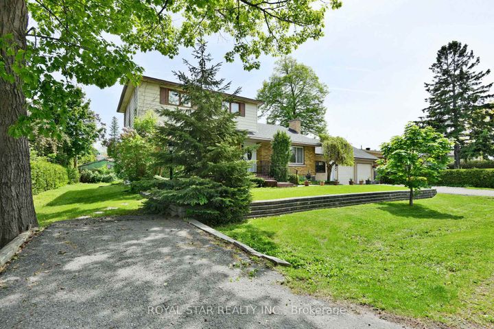 Photo 2 at 84 St Claire Avenue, Nepean (Meadowlands/St. Claire Gardens), Ottawa