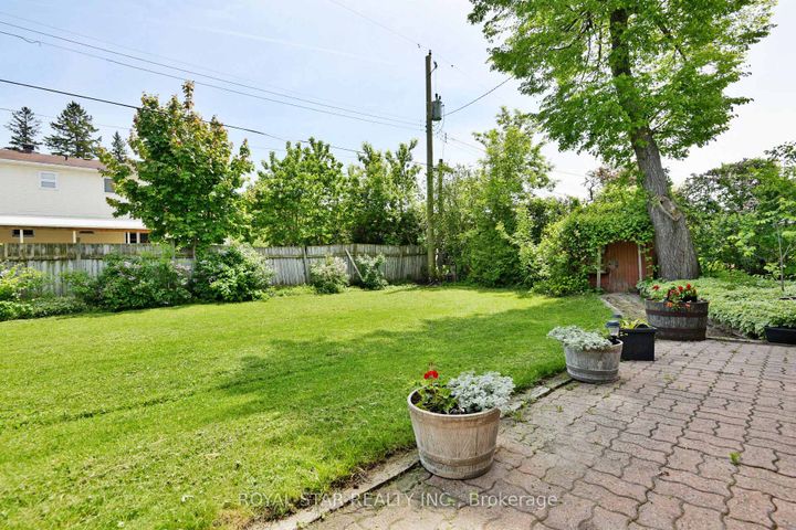 Photo 29 at 84 St Claire Avenue, Nepean (Meadowlands/St. Claire Gardens), Ottawa
