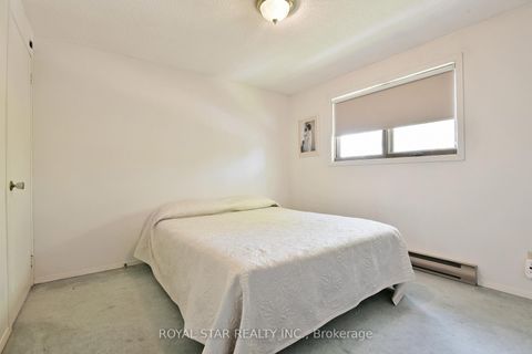 Photo 14 at 84 St Claire Avenue, Nepean (Meadowlands/St. Claire Gardens), Ottawa