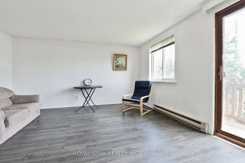 Photo 16 at 84 St Claire Avenue, Nepean (Meadowlands/St. Claire Gardens), Ottawa