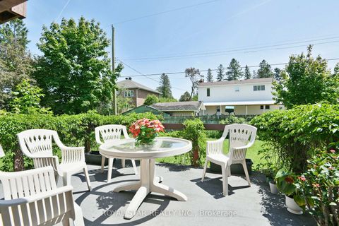 Photo 27 at 84 St Claire Avenue, Nepean (Meadowlands/St. Claire Gardens), Ottawa