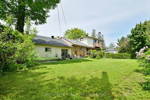Photo 30 at 84 St Claire Avenue, Nepean (Meadowlands/St. Claire Gardens), Ottawa