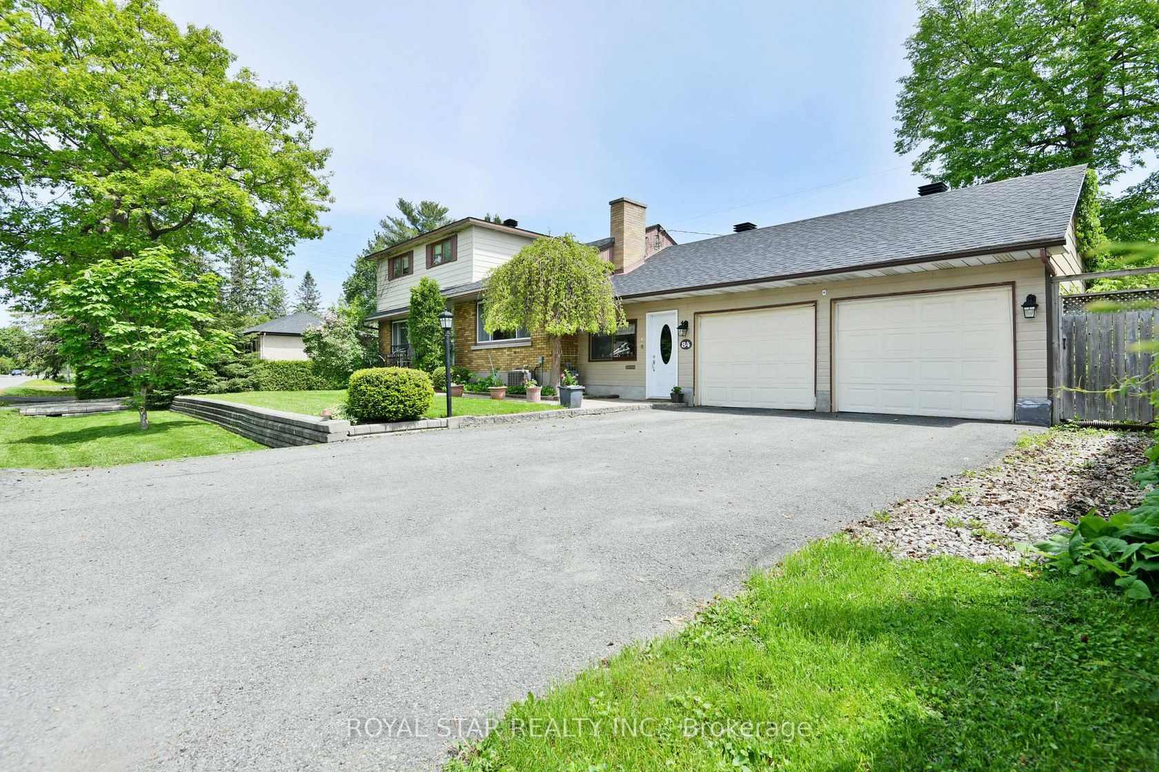 84 St Claire Avenue, Nepean (Meadowlands/St. Claire Gardens), Ottawa 