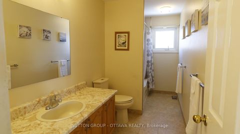 Photo 18 at 22 Appaloosa Drive N, Bridlewood, Kanata