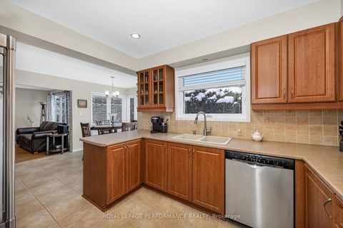 Photo 17 at 1391 Mountainside Crescent E, Bilberry Creek/Queenswood Heights, Orleans