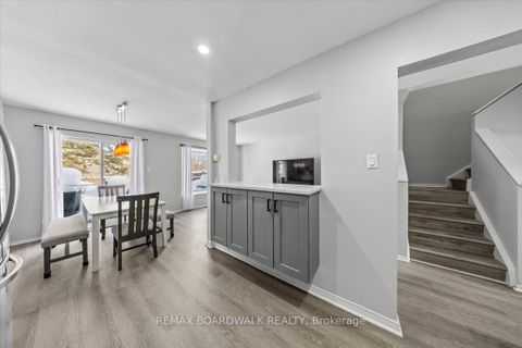 Photo 13 at 294 Valade Crescent, Fallingbrook/Pineridge, Orleans