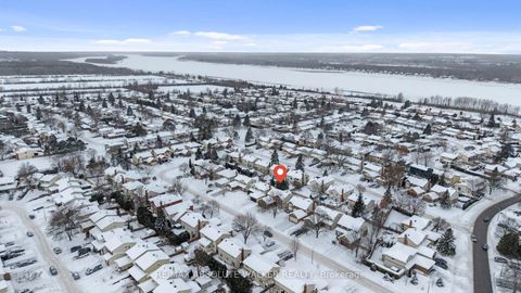 Photo 43 at 944 Raftsman Lane, Convent Glen, Orleans