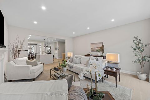 Photo 12 at 23 Pacing Walk, Goulbourn Twp From Franktown Rd/South To Rideau, Stittsville