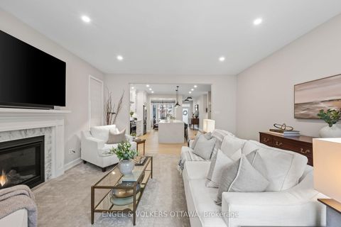 Photo 13 at 23 Pacing Walk, Goulbourn Twp From Franktown Rd/South To Rideau, Stittsville