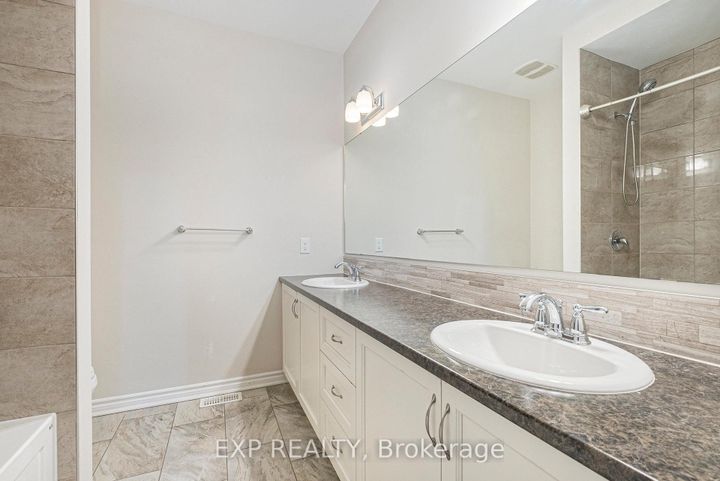 Photo 23 at 186 Lamprey Street, Nepean (Half Moon Bay), Ottawa