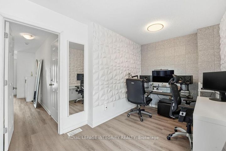 Photo 4 at 404 Sadar Private, Nepean (Cedargrove/Fraserdale), Ottawa