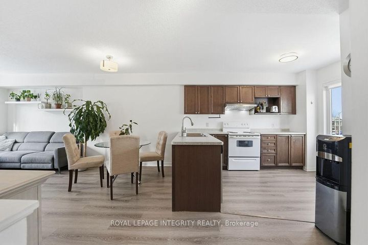 Photo 6 at 404 Sadar Private, Nepean (Cedargrove/Fraserdale), Ottawa